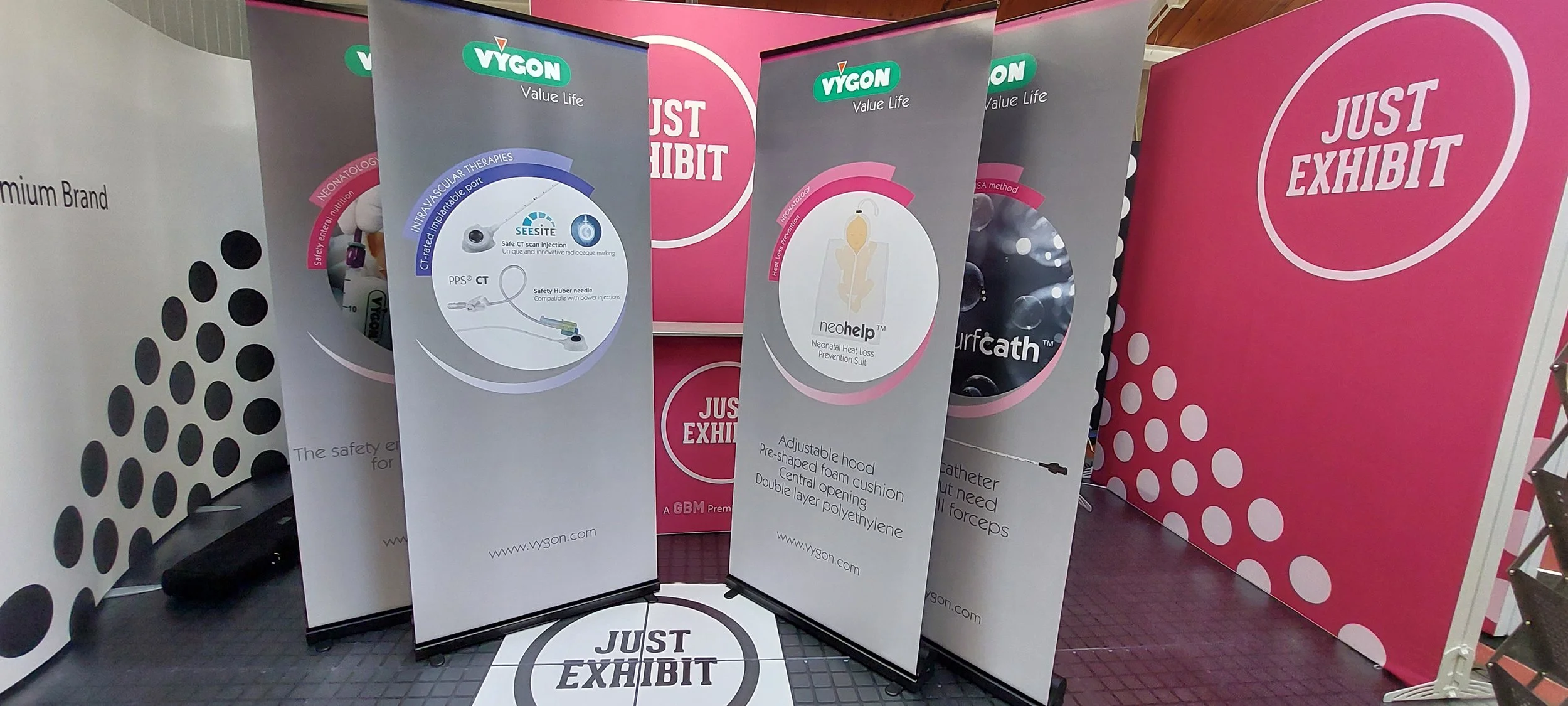 Premium Pull Up Stand with Easy Change Graphic